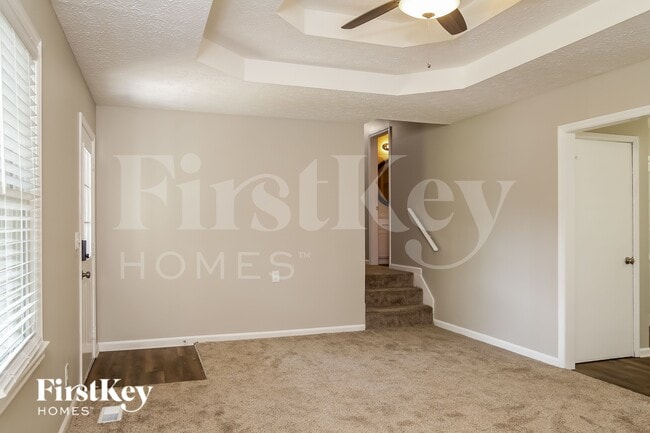 Building Photo - 127 McWhirter Pl