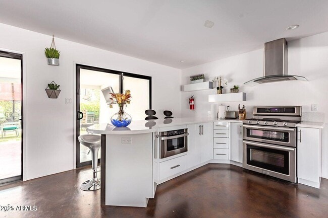 Building Photo - 5002 N 38th Pl