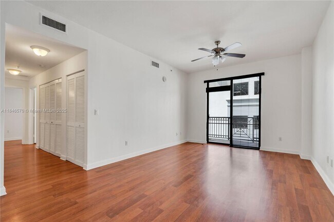 Foto del edificio - 8395 SW 73rd Ave