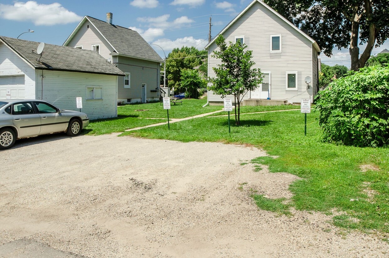 304 7th St NW, Rochester, MN 55901 Townhome Rentals in Rochester MN