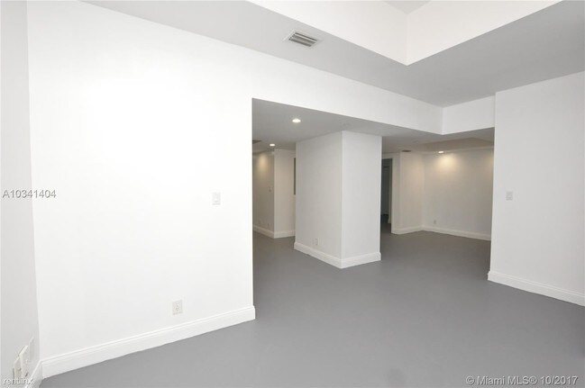 Building Photo - 101 W Flagler St