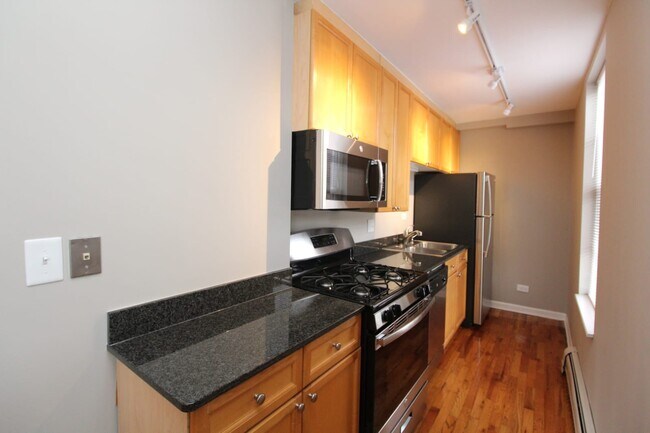 Building Photo - 800 W Lill Ave