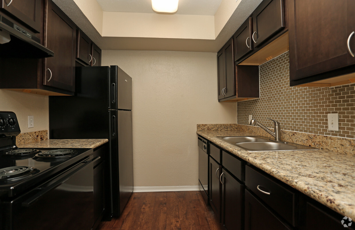 Foto principal - Castlewood Apartments