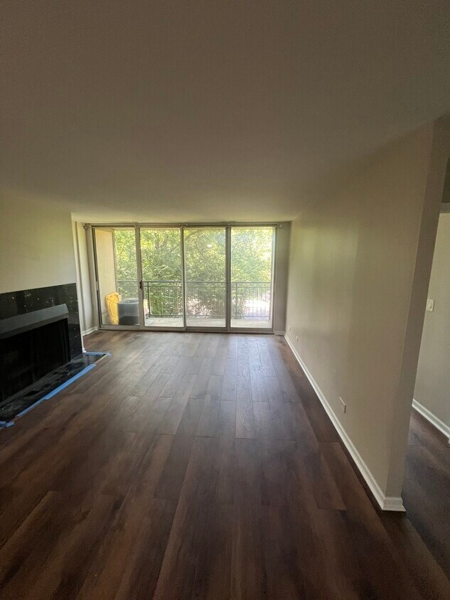 Foto del edificio - 5800 Oakwood Dr
