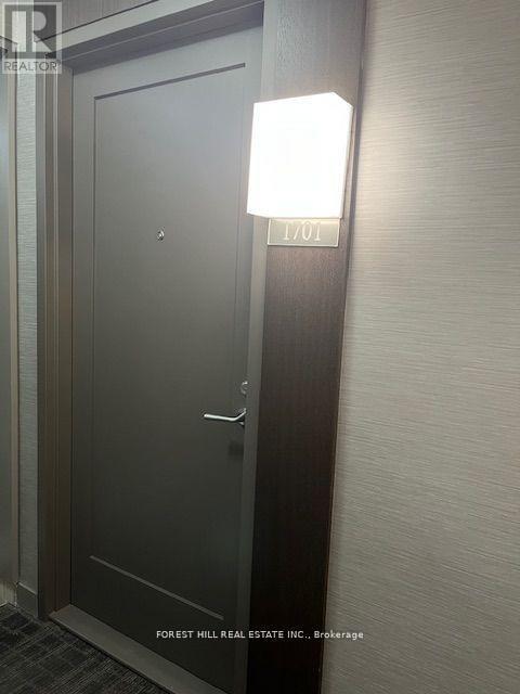 Building Photo - 310 Tweedsmuir Ave