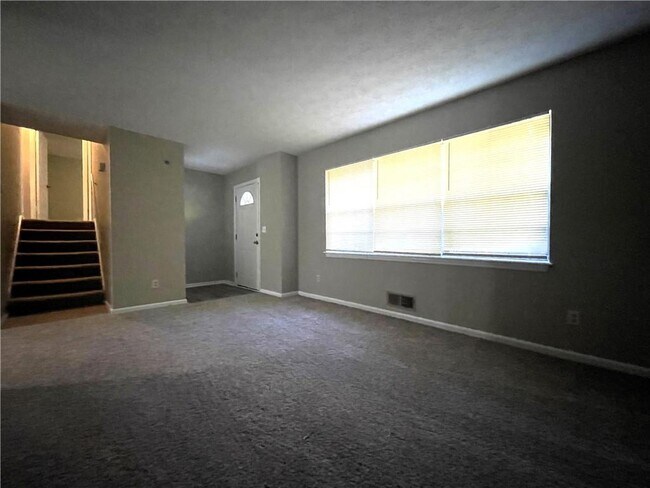 Building Photo - 548 Cathwood Ln