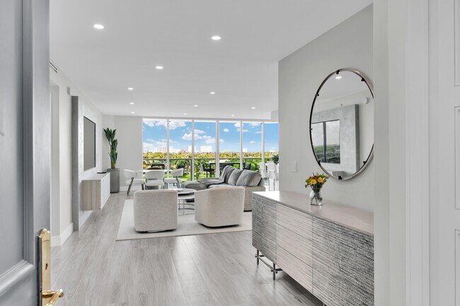 Building Photo - 550 SE Mizner Blvd