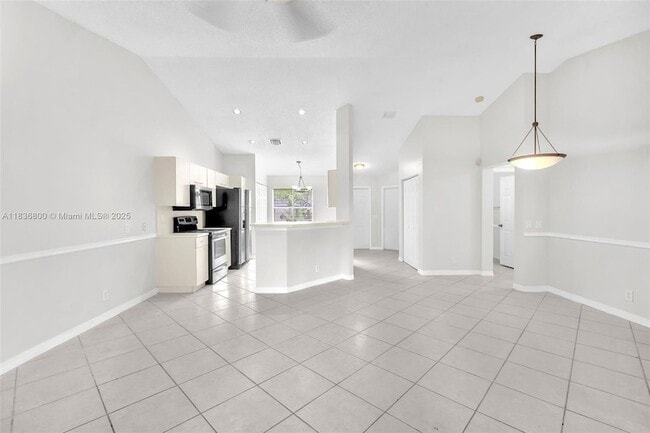 Building Photo - 1617 Zenith Way