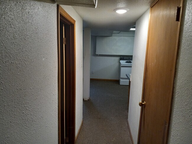 Building Photo - 2203 9th Ave N