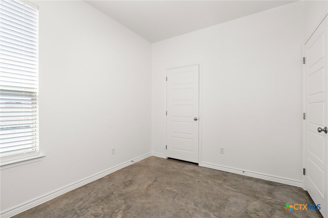 Primary Photo - 3800 Hickory Dr