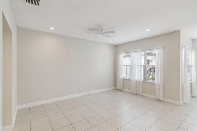 Foto del edificio - 8884 Bismarck Palm Dr