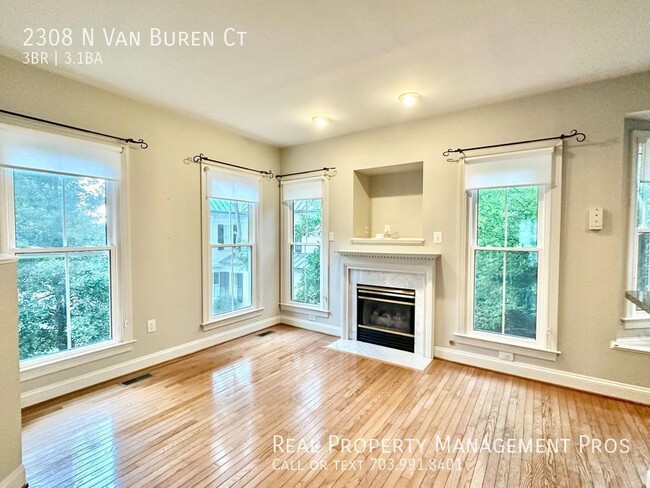 Foto del edificio - 2308 N Van Buren Ct