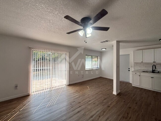 Foto del edificio - 4322 Las Cruces St