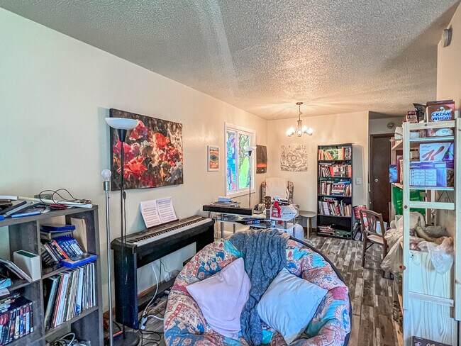 Foto del edificio - 913 W Ridge St