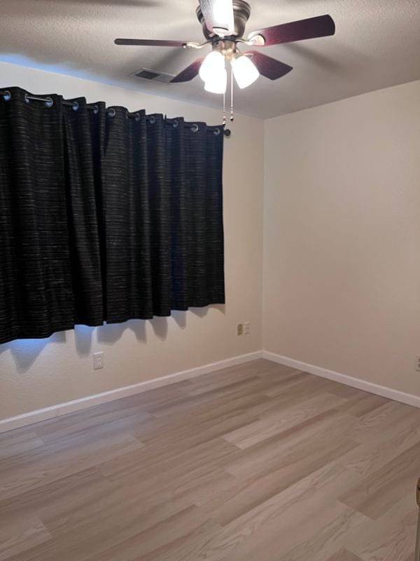 Foto del edificio - 2069 Sand Point Rd