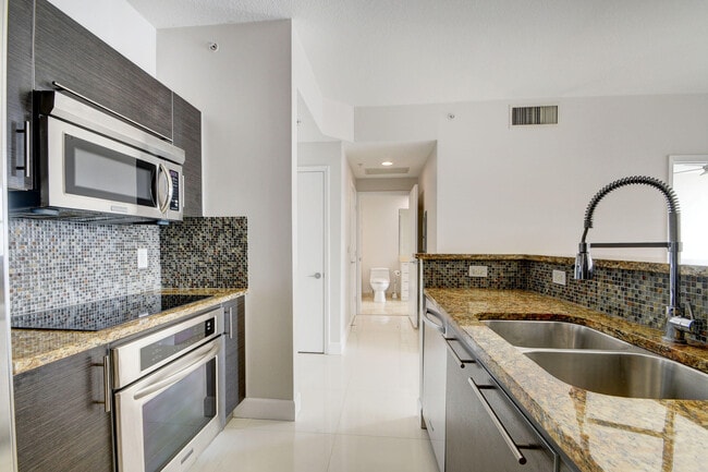 Foto del edificio - 550 Okeechobee Blvd