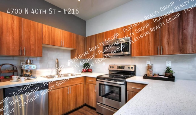 Building Photo - 40th St. (Unit #216)