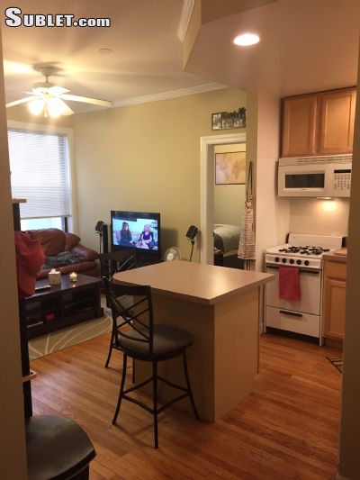 Foto del edificio - 2828 N Pine Grove Ave