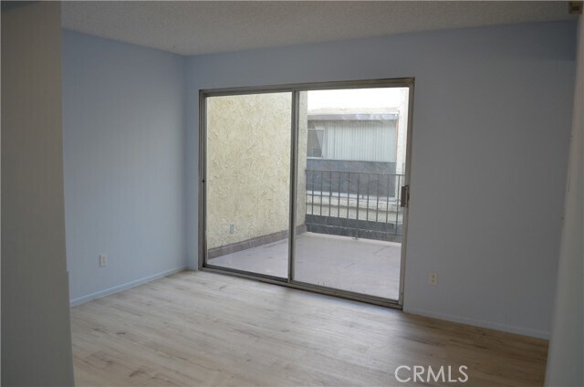 Building Photo - 335 S New Ave