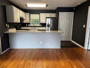 Building Photo - 2023 Sitser Ln
