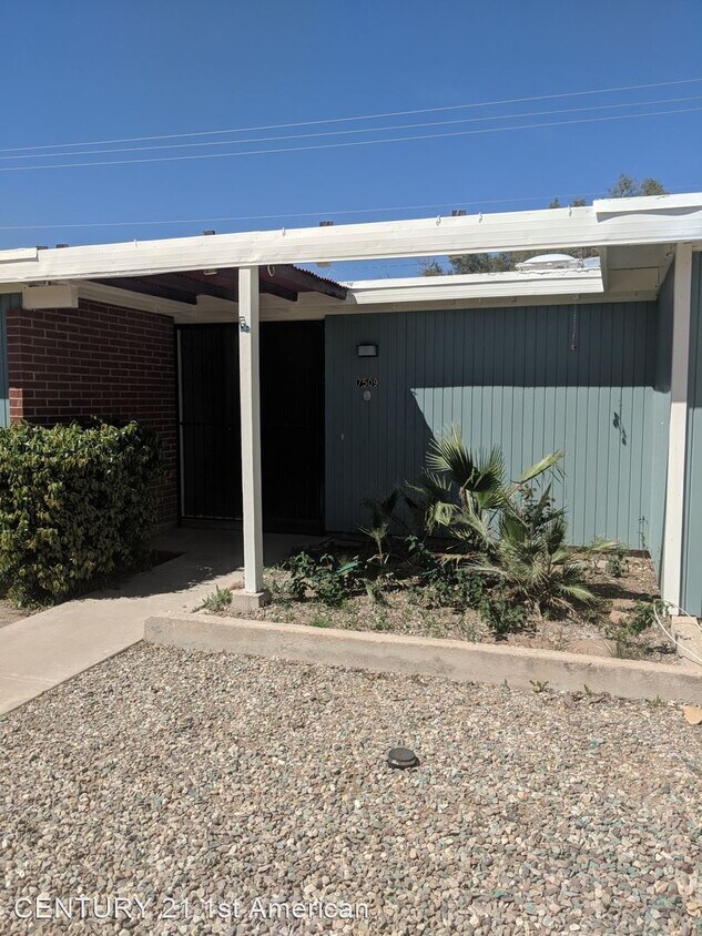 Primary Photo - 3 br, 2 bath House - 7509 E. GOLF LINKS RD.
