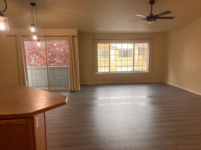 Foto del edificio - Fantastic 2 Bedroom Townhome!