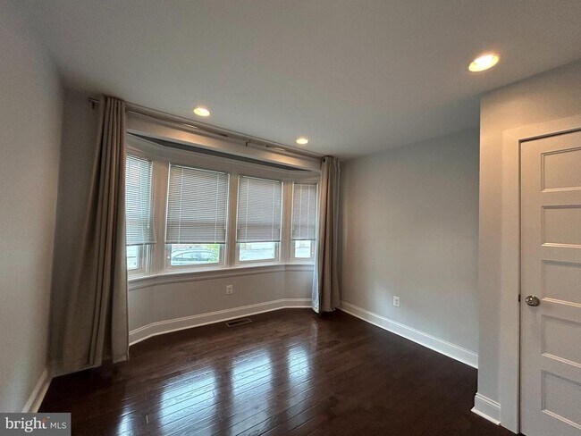 Foto del edificio - 121 Rutgers Ave
