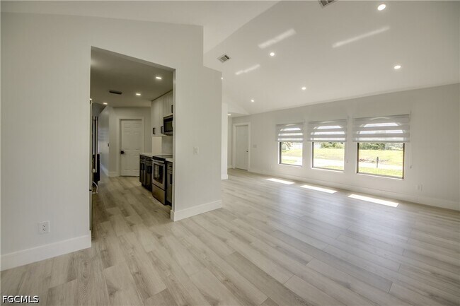 Foto del edificio - 412 NE 17th Pl