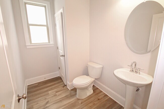 Foto del edificio - 329 Caledonia Ct