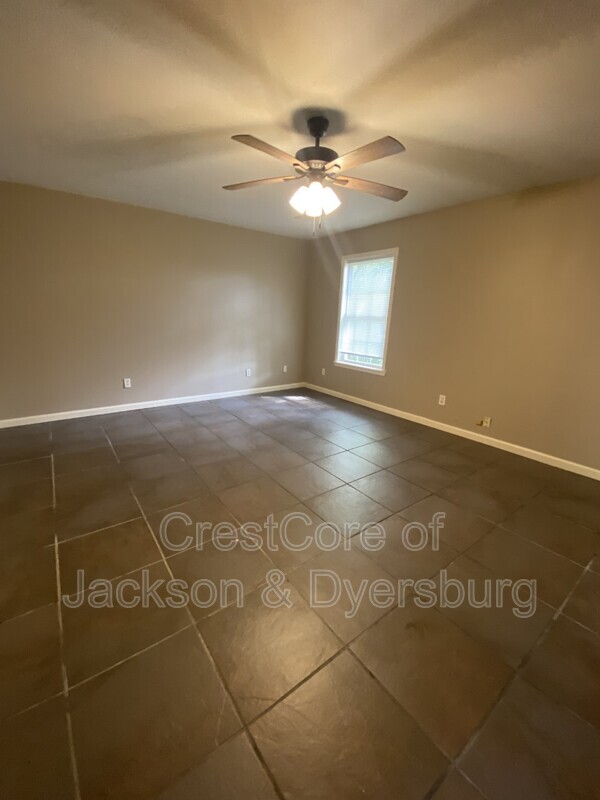 Building Photo - 129 Wheatley Dr