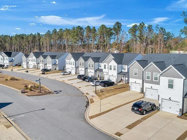 Building Photo - 1042 Linsmore Ave