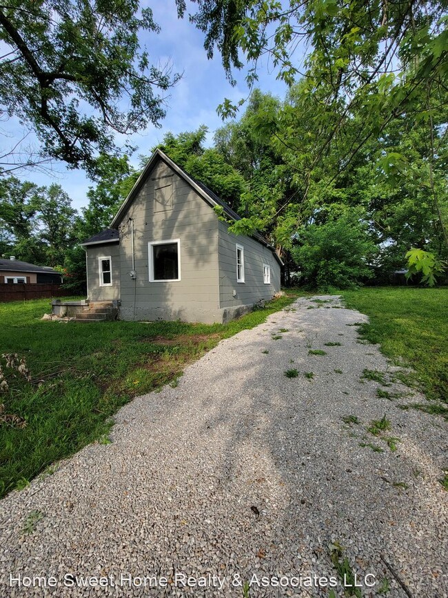 Building Photo - 2 br, 1 bath House - 2347 N Lyon Ave