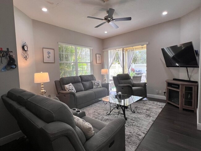 Building Photo - 5556  Boynton Gardens Drive  Boynton Beach...