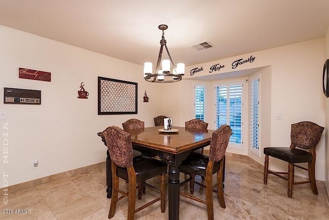 Foto del edificio - 14637-14655 N 55th St