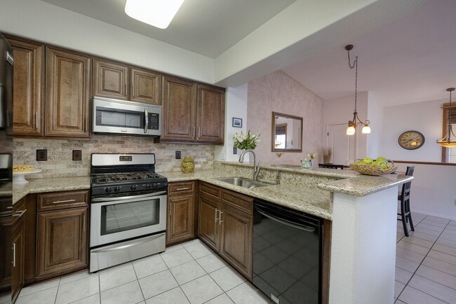 Building Photo - Entertainer's 2 Bd, 2 Bth Furnished Summerlin Condo