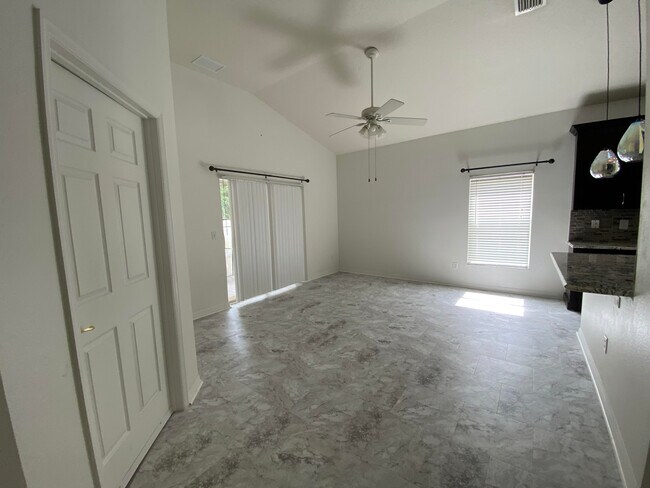 Building Photo - 1854 Beth Ct