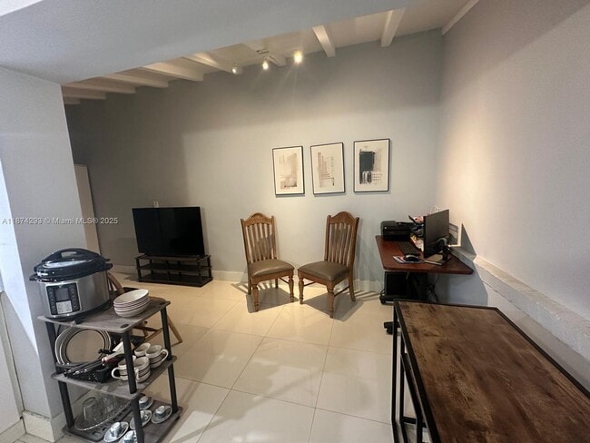 Foto del edificio - 324 SW 23rd Ave