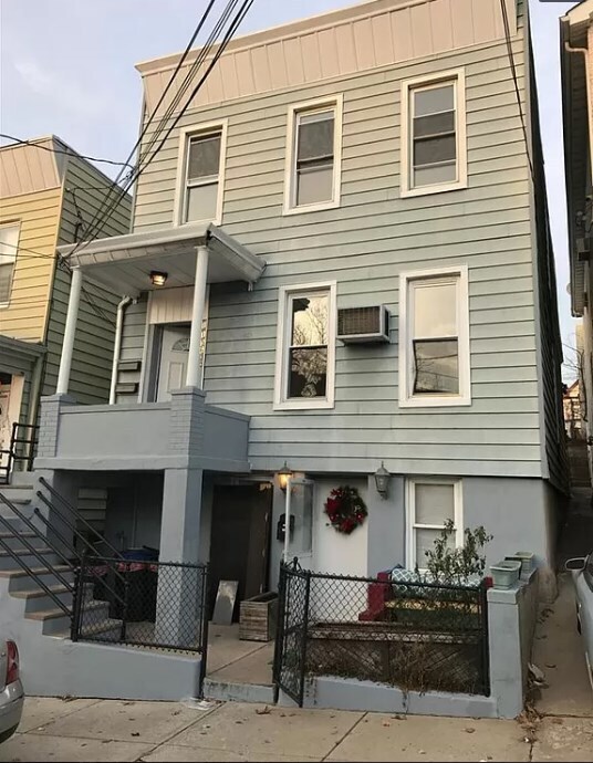 Building Photo - 1156 50th St