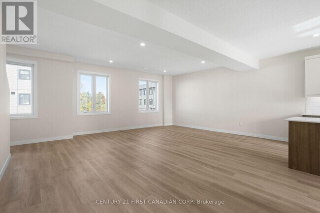 Photo du bâtiment - 310 Callaway Rd