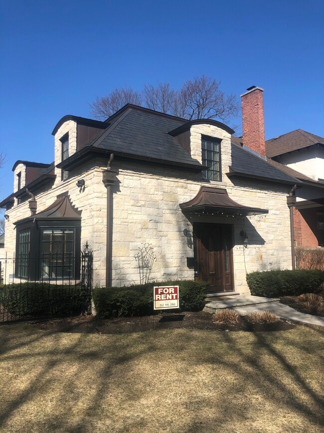 Building Photo - 636 Ridge Ave