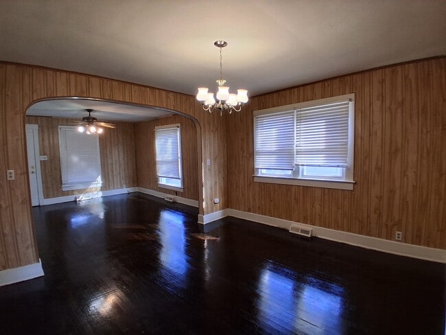 Foto del edificio - 206 W 7th St