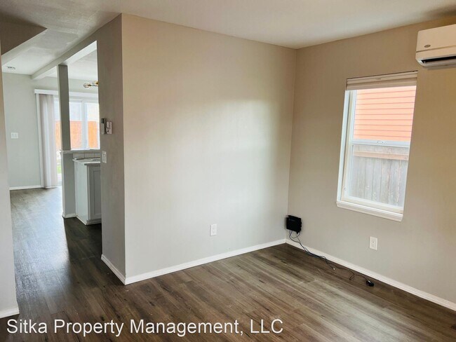 Building Photo - 3 br, 2 bath House - 4811 NE Grand Ave