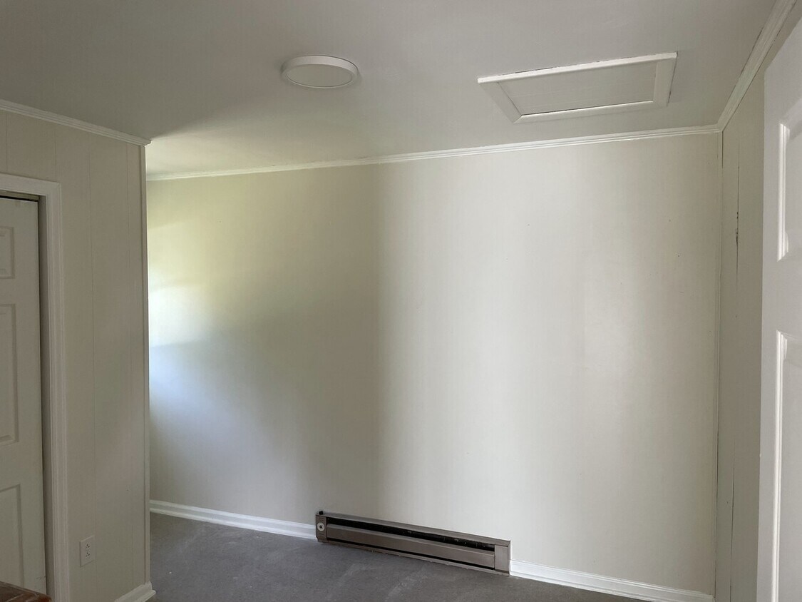 1827 1st Ave NW Unit 1, Hickory, NC 28601 Condo for Rent in Hickory, NC