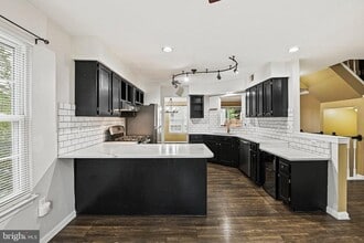 Building Photo - 43515 Blacksmith Square
