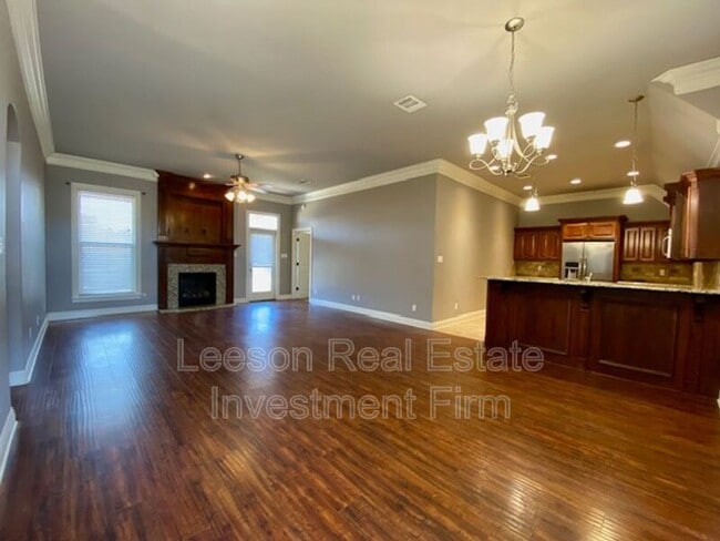 Building Photo - 703 Fox Den