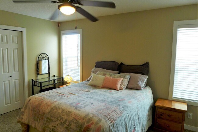 Photo du bâtiment - 0 Bed 0 Bath Unit in Red Deer, AB