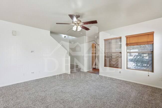 Foto del edificio - 4923 N 108th Dr