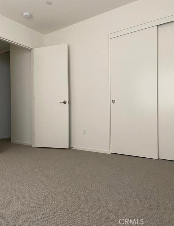 Foto del edificio - 215 Perennial Pl