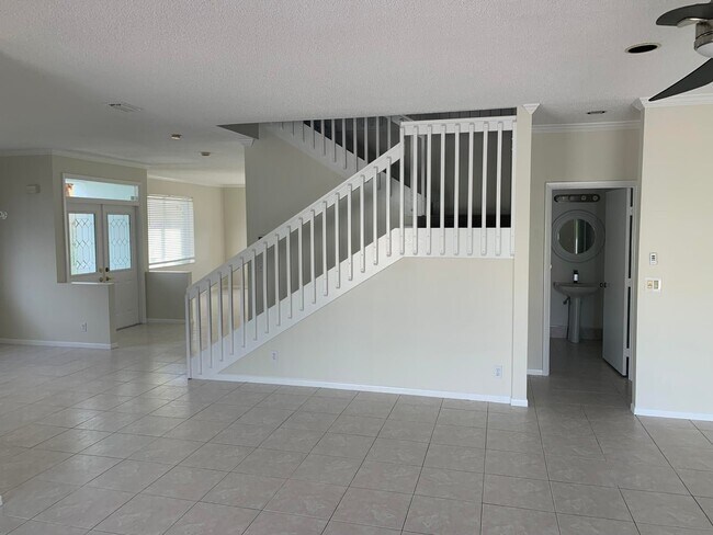 Building Photo - 10837 Palm Spring Dr