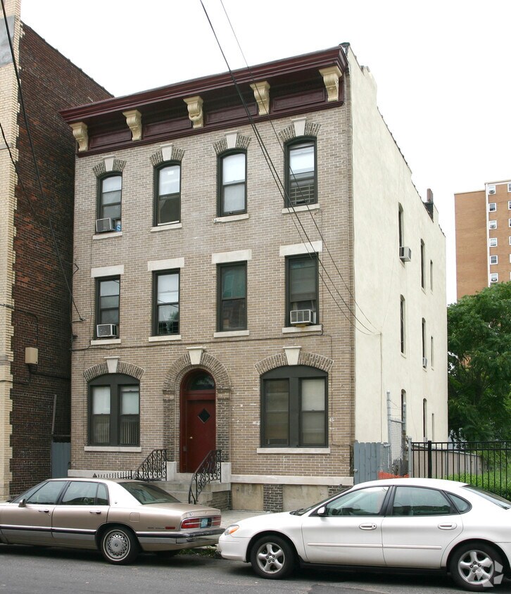 Building Photo - 6207 Palisade Ave